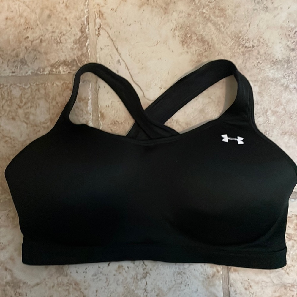 Under Armor Sports Bra size M